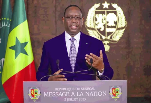 Au Sénégal, le renoncement de Macky Sall sonne l’heure de la vigilance