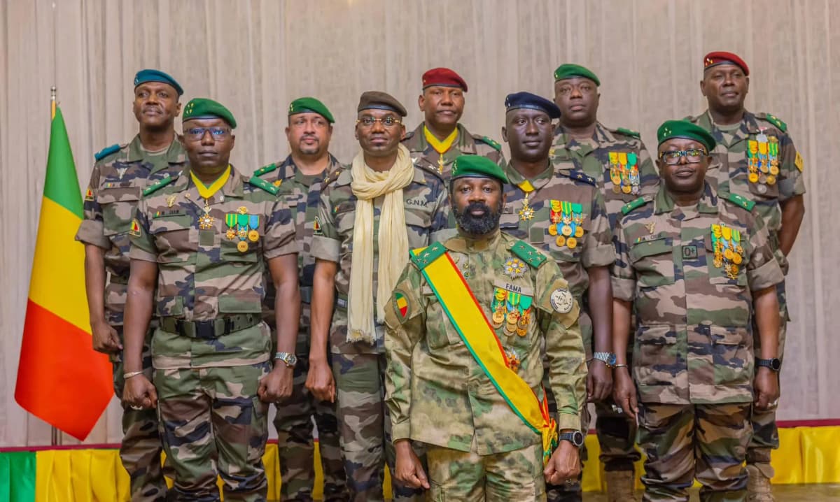 Bamako vit d’élans, sourd aux lendemains